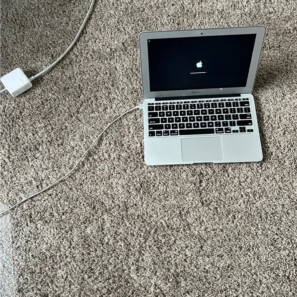 MacBook Air 6 , 1